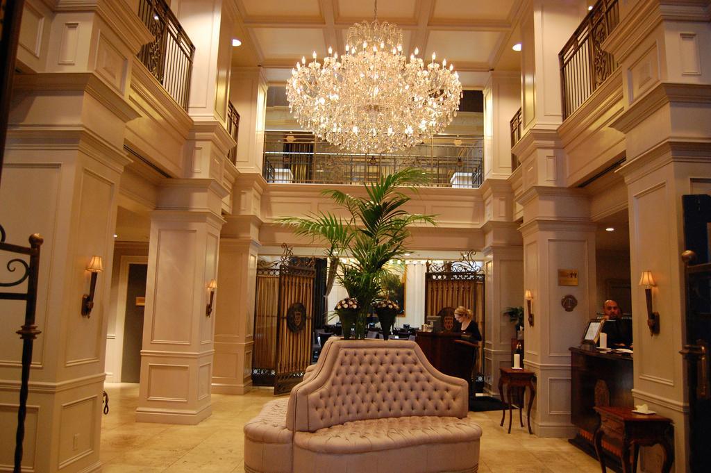 Windsor Arms Hotel Toronto Interior photo